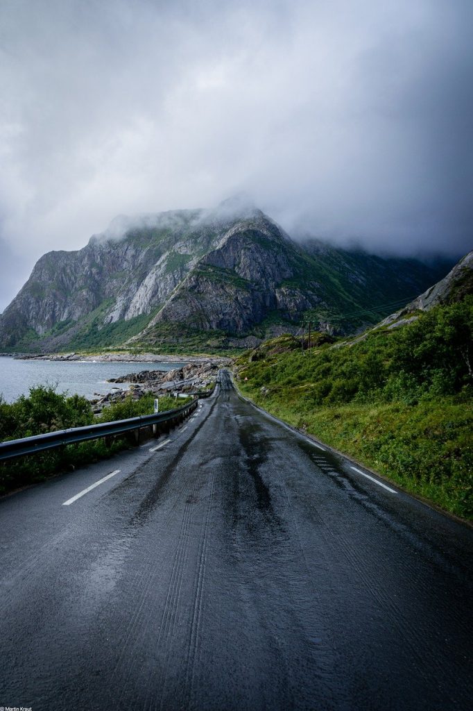 road, highway, sea-6597404.jpg
